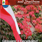 Okładka gazety: Flaga Polski na tle muru onbrosniętego jesiennymi liścmi